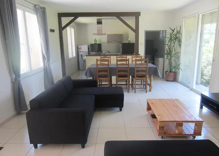 Maison Au Milieu De La Foret